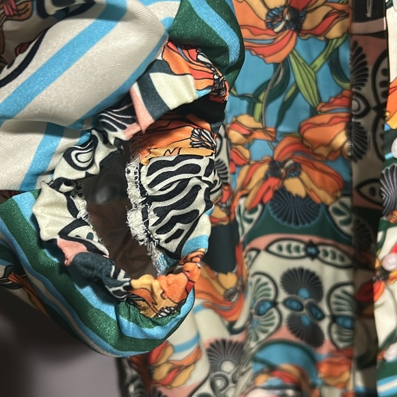 Colorful Floral Patterned Blouse - Picture 6 of 15